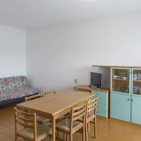 Apartament Garuda *